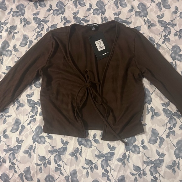 Fashion Nova keep them tied top - Picture 5 of 6